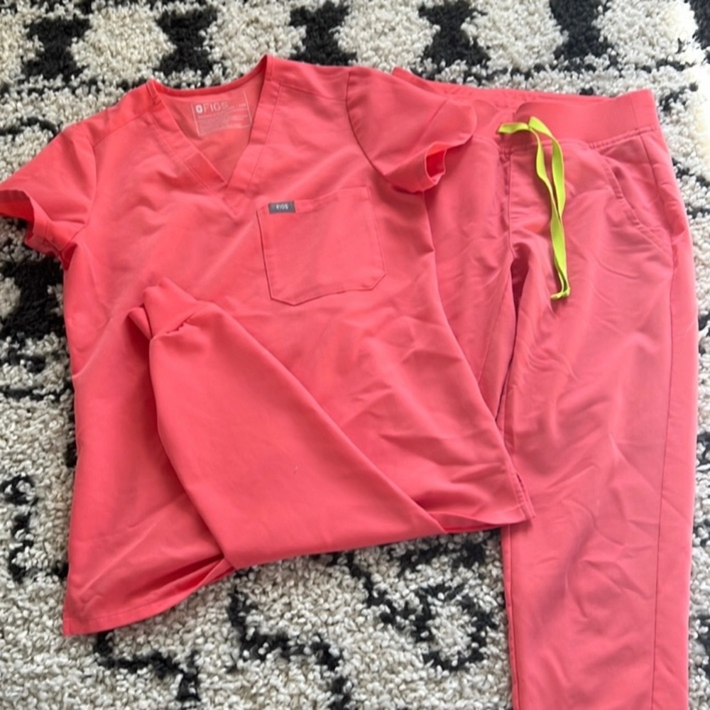 Figs Hot Coral Set